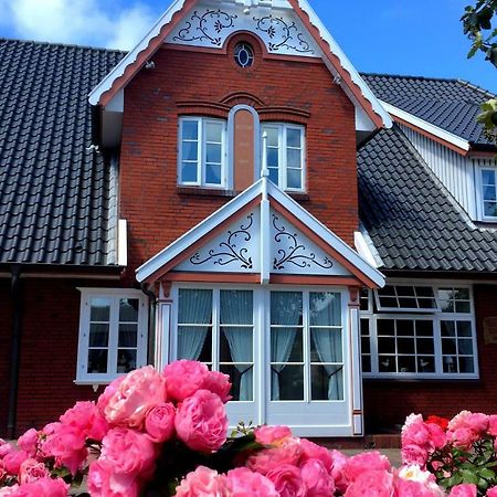 Gasthaus Knudsen Utersum Exterior photo